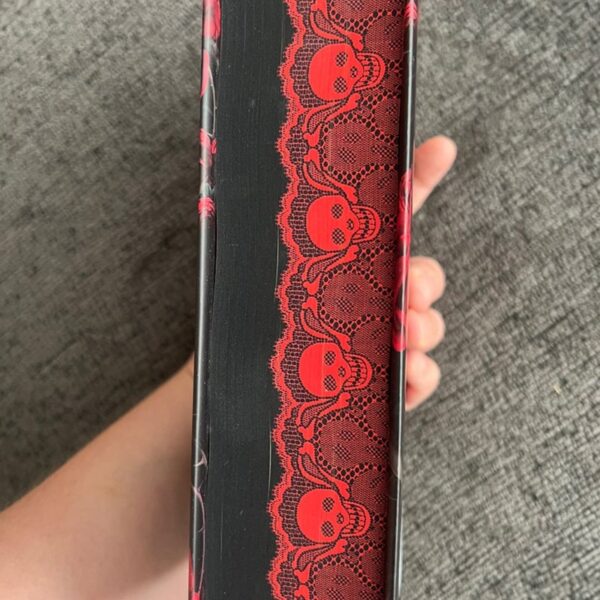 The Scarlet Veil (Waterstones Exclusive Edition) - Image 3