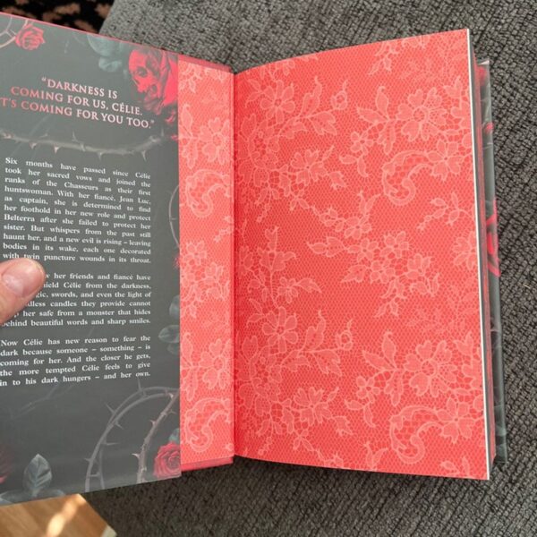 The Scarlet Veil (Waterstones Exclusive Edition) - Image 4