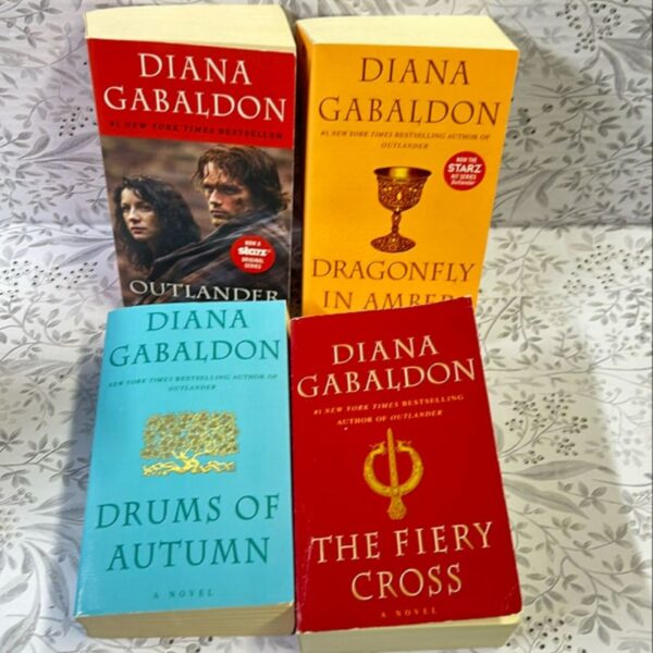 Outlander Series 4 Mass Market Bundle - Image 2